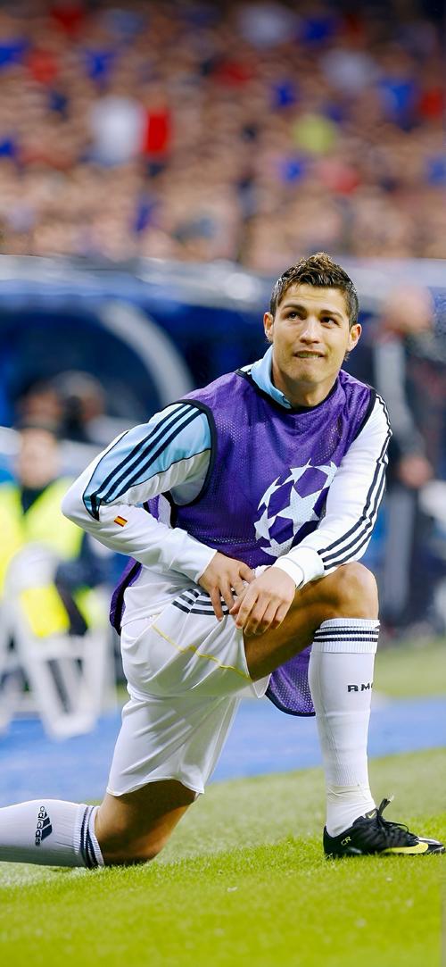 亚冠赛后国安球迷对老将王刚高喊：电梯战神，王刚牛X（亚冠赛后，国安球迷齐呼老将王刚：电梯战神，太猛了）