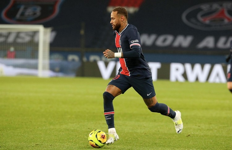 博洛尼亚门将斯科鲁普斯基：守门员首先必须会扑救，脚法其次